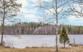2 Bedroom Cozy Apartment In Bruzaholm